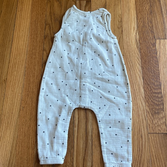 Quincy Mae Star Romper - Picture 4 of 6